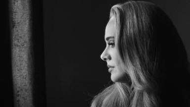 Adele en una imagen de 'Easy On Me', el primer 'single' de '30, su nuevo disco