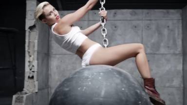 'Wrecking Ball' de Miley Cyrus cumple 10 años, la canción con la que inició una nueva era