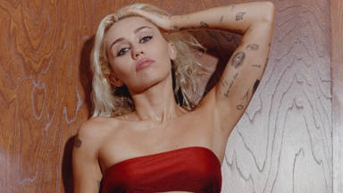 Miley Cyrus vuelve a celebrar su liderazgo con 'Flowers' cuando está a punto de desvelar el listado del álbum