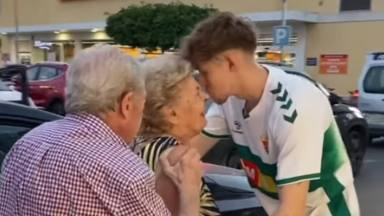 El vídeo viral de unos abuelos que se van de fiesta