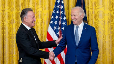Bruce Springsteen y José Feliciano reciben la Medallas de las Artes de EE. UU. de manos de Joe Biden