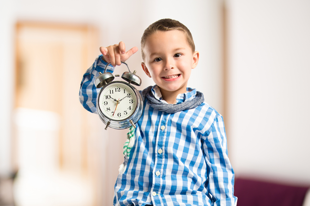 Los niños y el cambio de hora: "Es una estrategia para que los niños estudien"