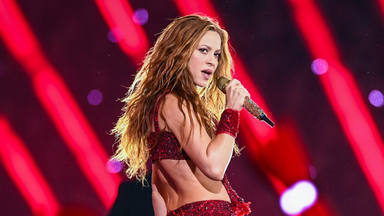Shakira actuando en la Super Bowl en 2020
