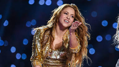 Shakira y su estatua de bronce