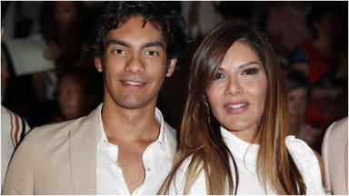 Ivonne Reyes junto a su hijo Alejandro