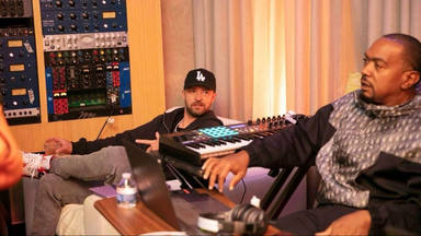Justin Timberlake y Nelly Furtado se reúnen en torno a Timbaland y este es el resultado: "Keep Going Up"