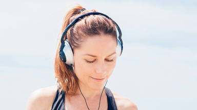 Nuevo estudio reafirma que más 1000 millones de personas pueden sufrir sordera por mal uso de auriculares