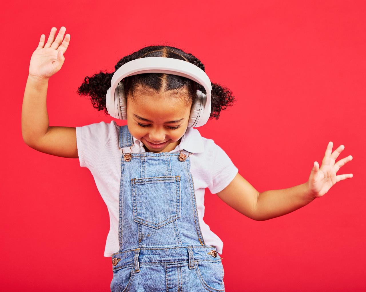 Los niños y el éxito en la música: "Tienes que hacerlo con muchas canciones, con pocas es una estafa"