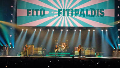 Fito y Fitipaldis celebran su fiesta de rock & roll con la desbordante emoción de Madrid en su primera noche