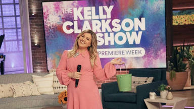 Kelly Clarkson ha dejado a sus fans muy confusos tras un curioso detalle durante su programa
