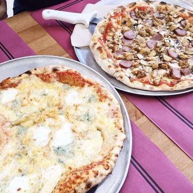 Viaje por las mejores pizzerías de España