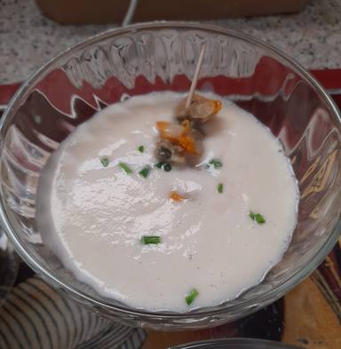 Crema de espárragos y berberechos: la receta para tener el plato listo en un minuto