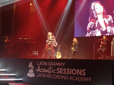 Becky G, la gran estrella de la sesión acústica de los Grammy Latinos celebrada en Madrid