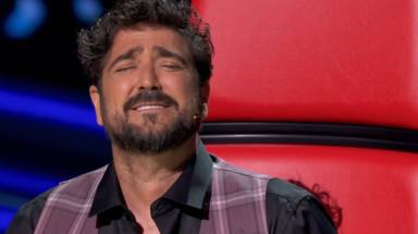 Antonio Orozco canta 'Estoy hecho de pedacitos de ti' en directo desde 'La Voz'