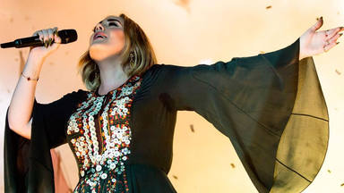 Adele cierra su mejor año con cifras de vértigo y éxito con '30'