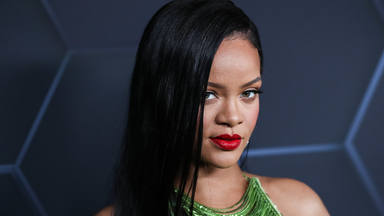 El espectacular posado de Rihanna en la recta final del embarazo y los nuevos detalles de su próximo álbum