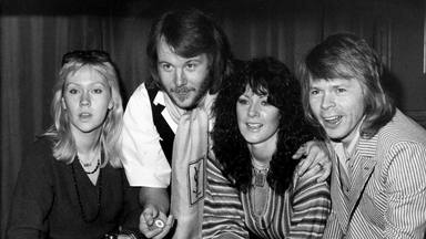 ABBA despide a su guitarrista Lasse Wellander