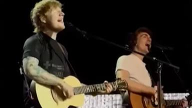 Ed Sheeran invita a cantar sobre el escenario a un joven que estaba como público en su concierto de Londres