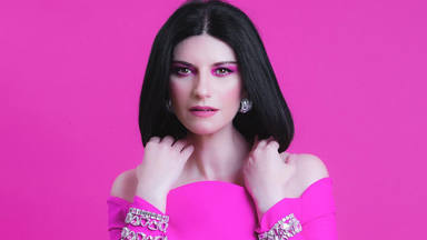 Laura Pausini es incapaz de pronunciar "sixth" y reacciona con una palabrota en plena emisión de Eurovisión