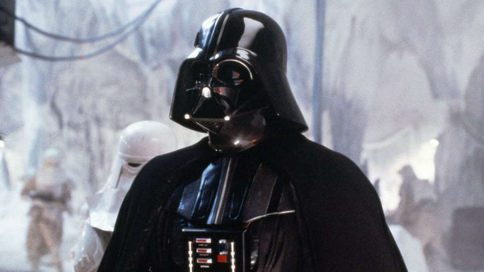  Sale a la venta el casco original de Darth Vader