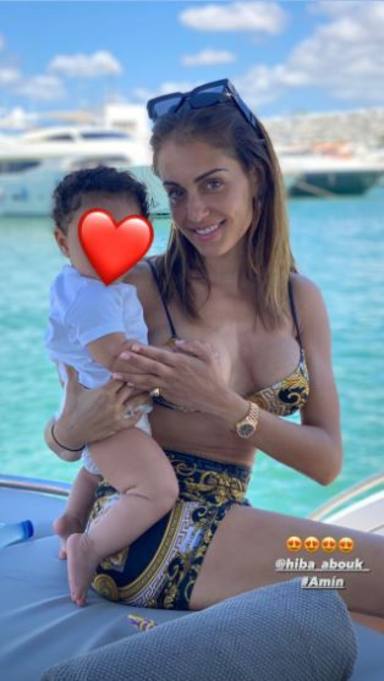 Hiba Abouk y su lactancia materna exclusiva