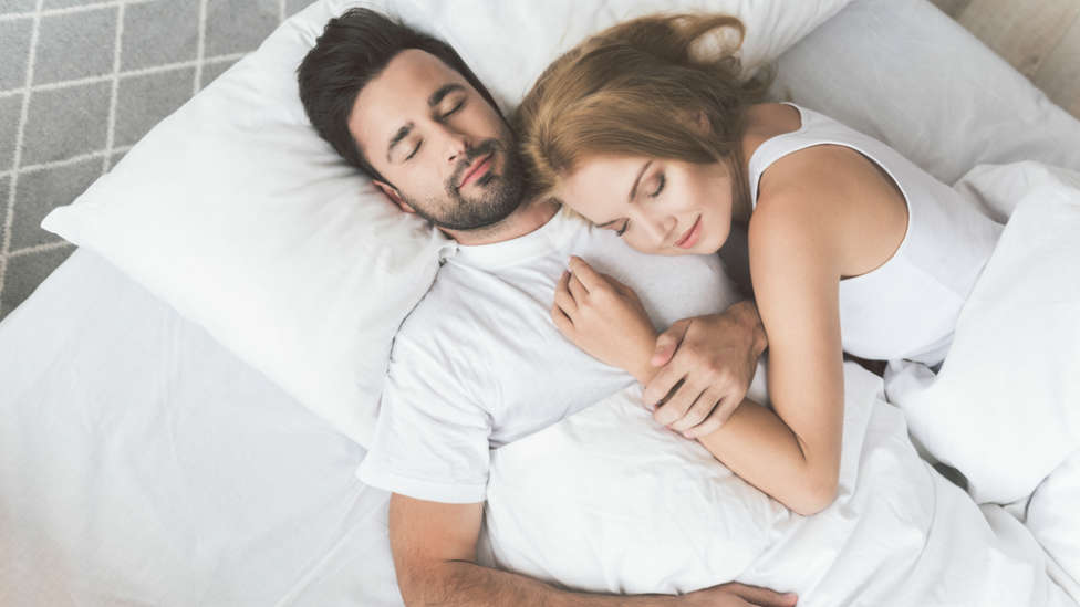 El olor de tu pareja te ayuda a dormir mejor - ¡Buenos días, Javi y Mar! -  CADENA 100