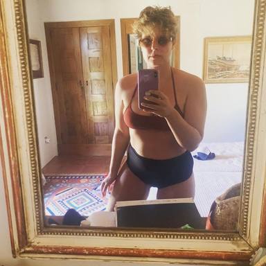 El posado en bikini de Tania Llasera que muestra su nueva figura tras perder 10 kilos