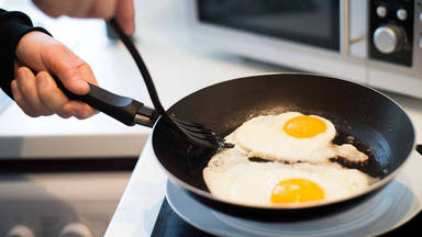 El sorprendente error que comentes al hacer un huevo frito