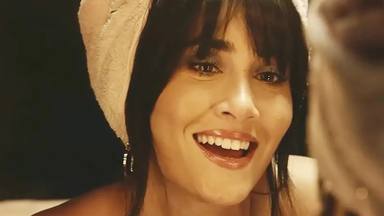 Aitana en una imagen del videoclip de 'Las Babys', su giro al clásico 'Saturday Night'