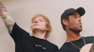 Ed Sheeran intercambia su guitarra por el objeto más deseado de Chris Hemsworth: "Conseguí el mejor trato"