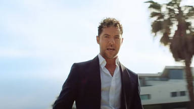 David Bisbal en una imagen del videoclip de 'Tengo roto el corazón', tercer adelanto de 'Me siento vivo'