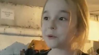 Conoce a Amelia, la pequeña niña ucraniana que ha conmocionado al mundo con su vídeo de "Let it go"