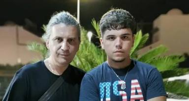 Miguel Ángel Cabrera, expianista de Camela, llora la muerte de su hijo, a los 18 años en accidente de tráfico