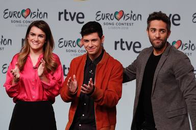Amaia y Alfred en una conferencia de prensa, destino Eurovision