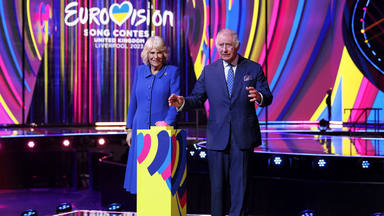 El escenario de Eurovisión en Liverpool ha sido inaugurado por los reyes Carlos III y Camila