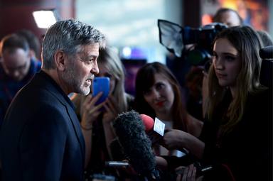 George Clooney con la prensa en Londres