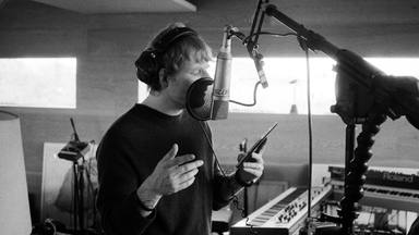 Ed Sheeran ante la recta final de 'Autumn Variations': "Siempre quise hacer una portada personalizable"