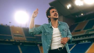 Gonzalo Hermida en un fotograma del vídeo de su tema 'Por mi Cádiz'