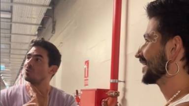 El emotivo video de Camilo abrazando un fan que acudió a su concierto con un intérprete de lengua de signos