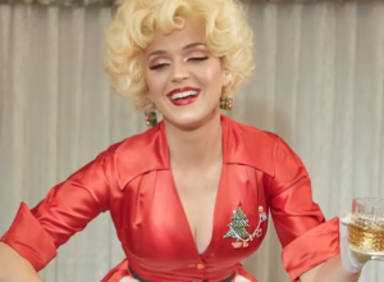 Katy Perry presenta "Cozy Little Christmas"