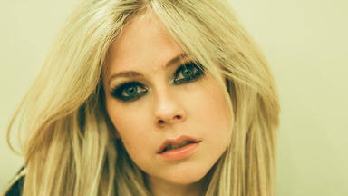 Así será la portada y el contenido del álbum de Avril Lavigne: 'Love Sux'