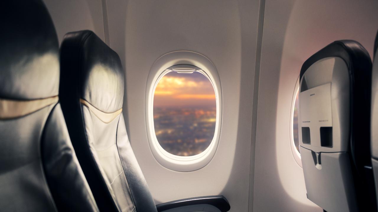Cuál es el mejor asiento para viajar en avión sin que te incomode nadie durante el vuelo