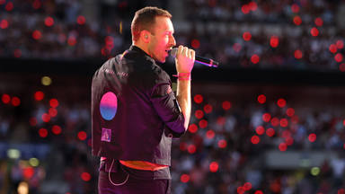 Coldplay paraliza su gira por problemas de salud de Chris Martin
