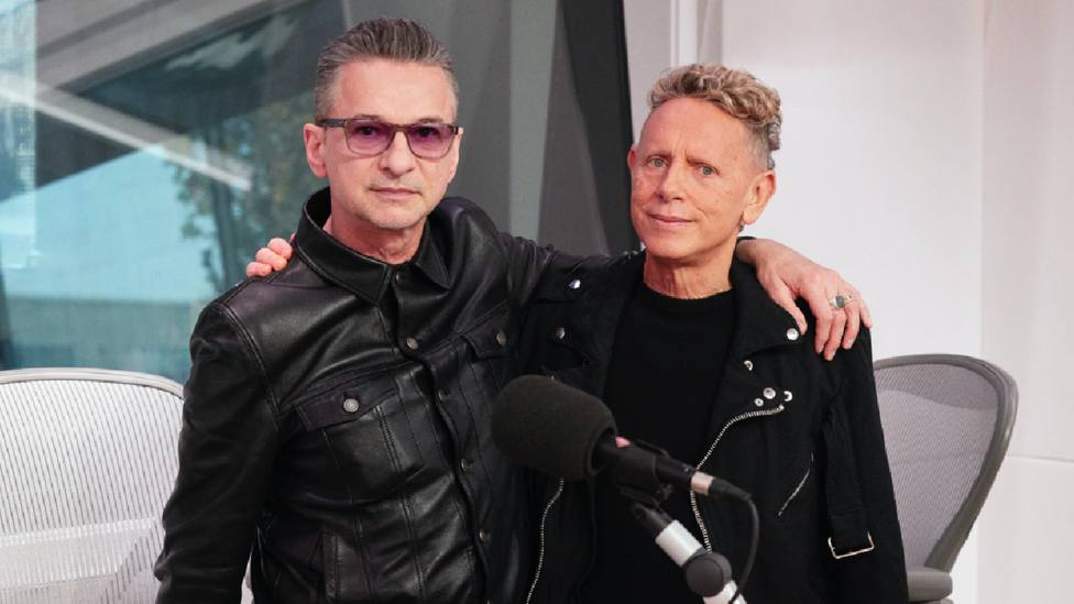 Depeche Mode estrena su álbum 'Memento Mori' recordando a Andy Fletcher:  "Le echamos de menos y le lloramos" - Música - CADENA 100