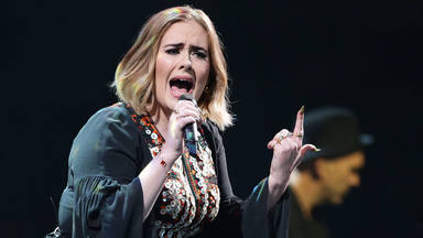 La confesión de Adele sobre el escenario: "Tengo muchas ganas de volver a ser mamá"