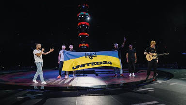 Ed Sheeran lleva al escenario de su concierto de Polonia a la banda ucraniana Antytila para cantar '2step'