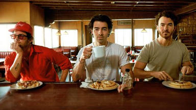 Jonas Brothers preparados para 'Waffle House', la nueva canción que "Nació de una idea simple pero poderosa"
