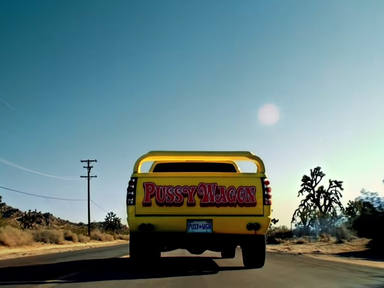 Pussy Wagon en el videoclip de Telephone