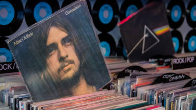 El vinilo vuelve a superar al CD en su pugna por la preferencia del consumo musical en España