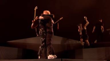 Ed Sheeran aparece por sorpresa en un concierto de Bring Me The Horizon cantando 'Bad Habits'